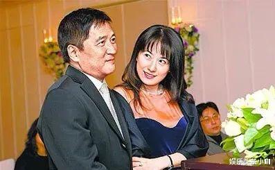 官宣离婚！拒绝10亿财产，带着儿子净身出户…