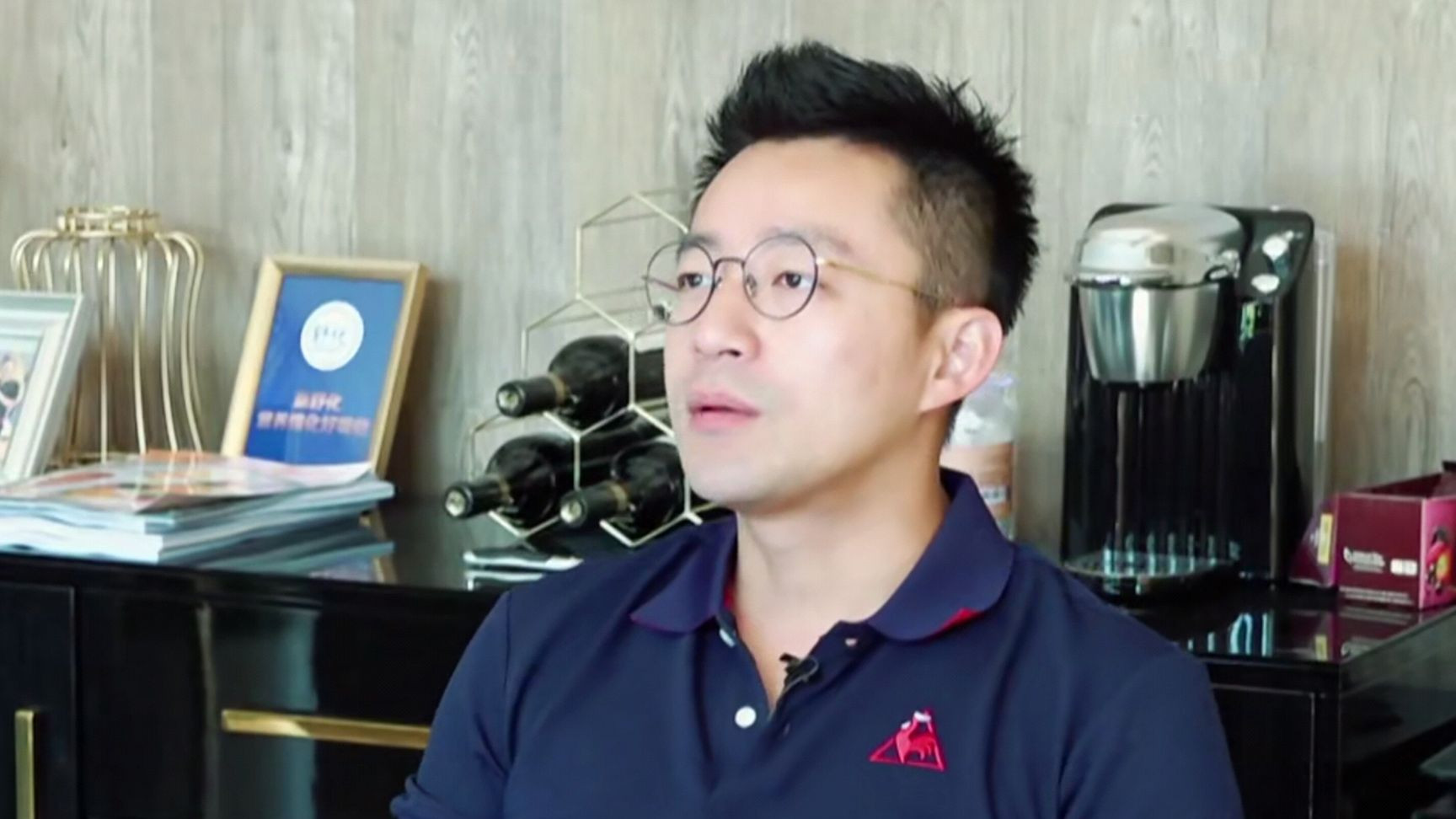 汪小菲再提前妻大S，直言体恤其辛苦，网友：是真爱还是立人设？