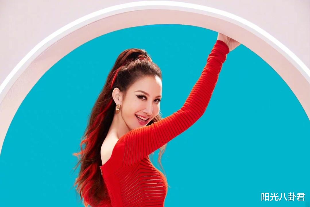 港媒曝李玟轻生内幕，因婚变形成抑郁症，家人24小时看护仍拦不住