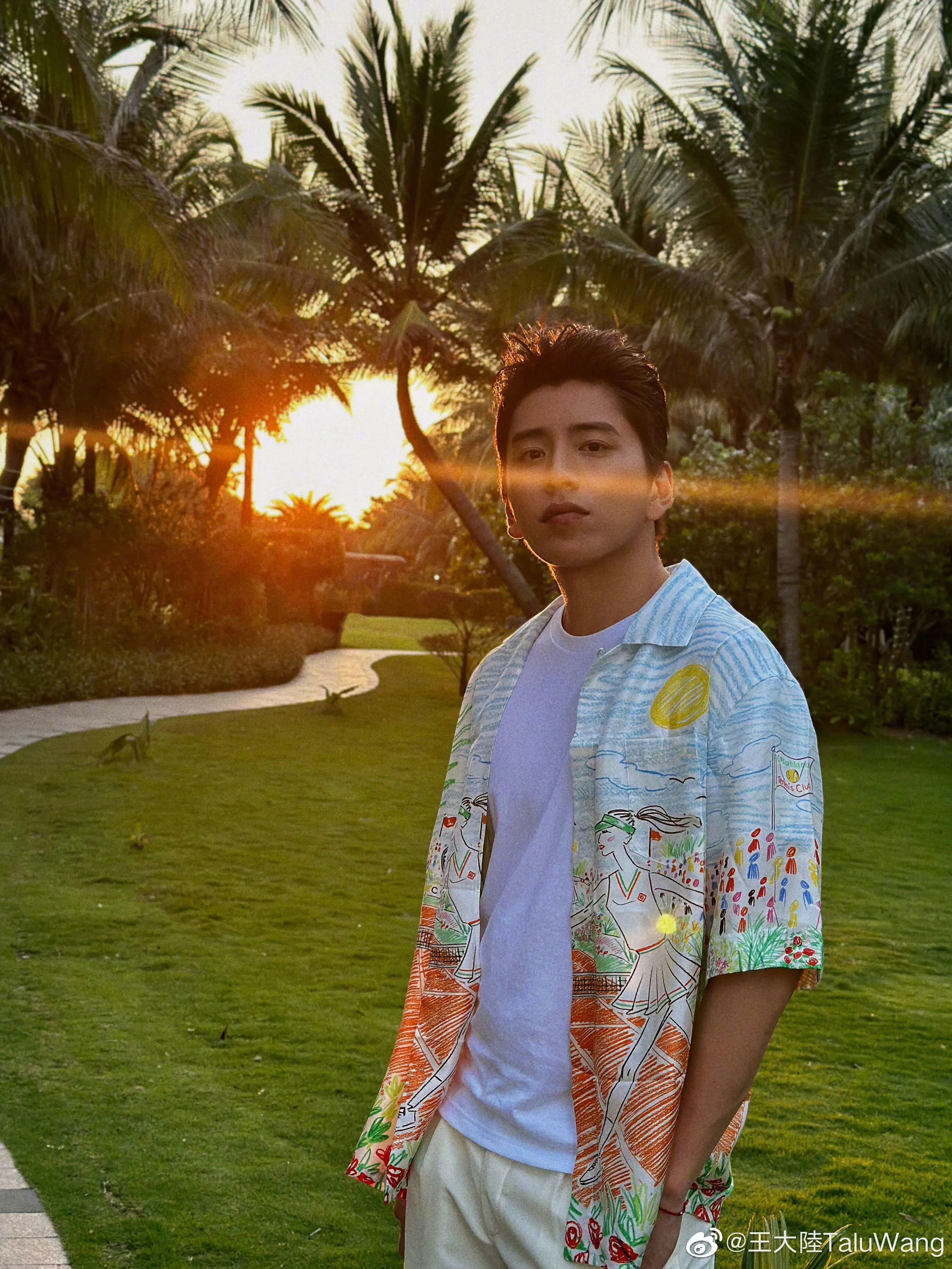 王大陆蔡卓宜疑似分手,两人删除合照相互取关,蔡卓宜发文显悲伤