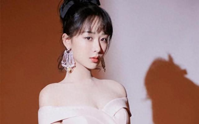 杨紫和鹿晗的故事告诉我们，世界上没有不透风的墙！