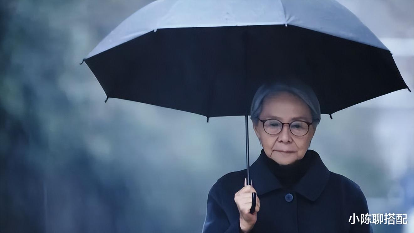 曾被周总理接见过的阿奶：84岁出圈，靠气质美成老年优雅的典范