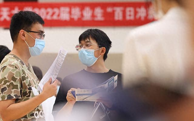 “在体制内不要当好学生,否则你会很累”,过来人语重心长地劝告