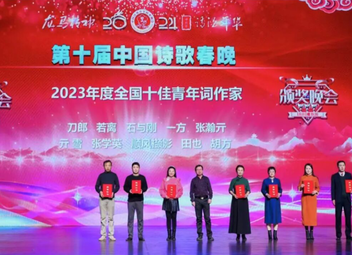 霍尊|霍尊复出参加春晚，刀郎为作品急流勇退，是这个时代最大的悲哀