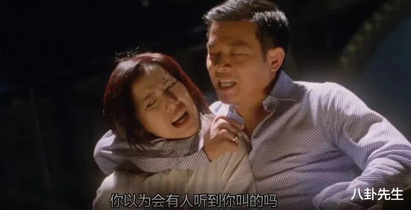 62岁港星沦为“酒吧唱将”,秒变黑脸怒斥观众,过气但收入高得离谱