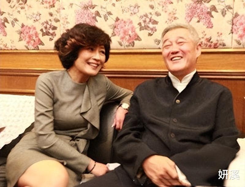 春晚消失的“钉子户”:二位被“拉黑”,四位无奈退出,一位离世