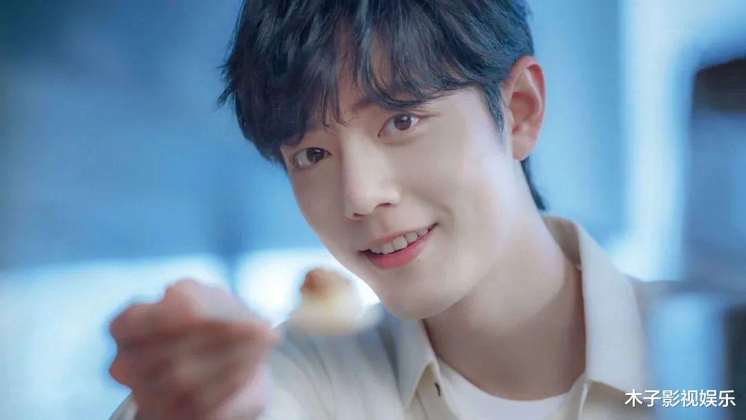 肖战代言不断，人气火爆；昔日伙伴却身陷寂寥，两者命运对比引人深思