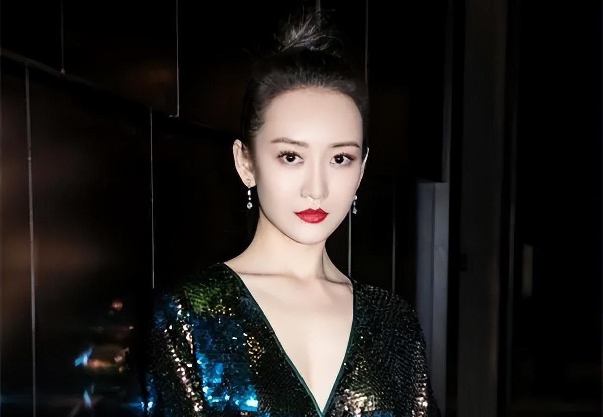 王鸥后续瓜!曝预产期在12月,男方疑孕期出轨了,网友:去父留子吧!