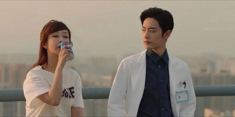 肖战|\肖战杨紫《余生请多指教》掀起观众热潮,演技精湛感情深刻,剧情引发思考\