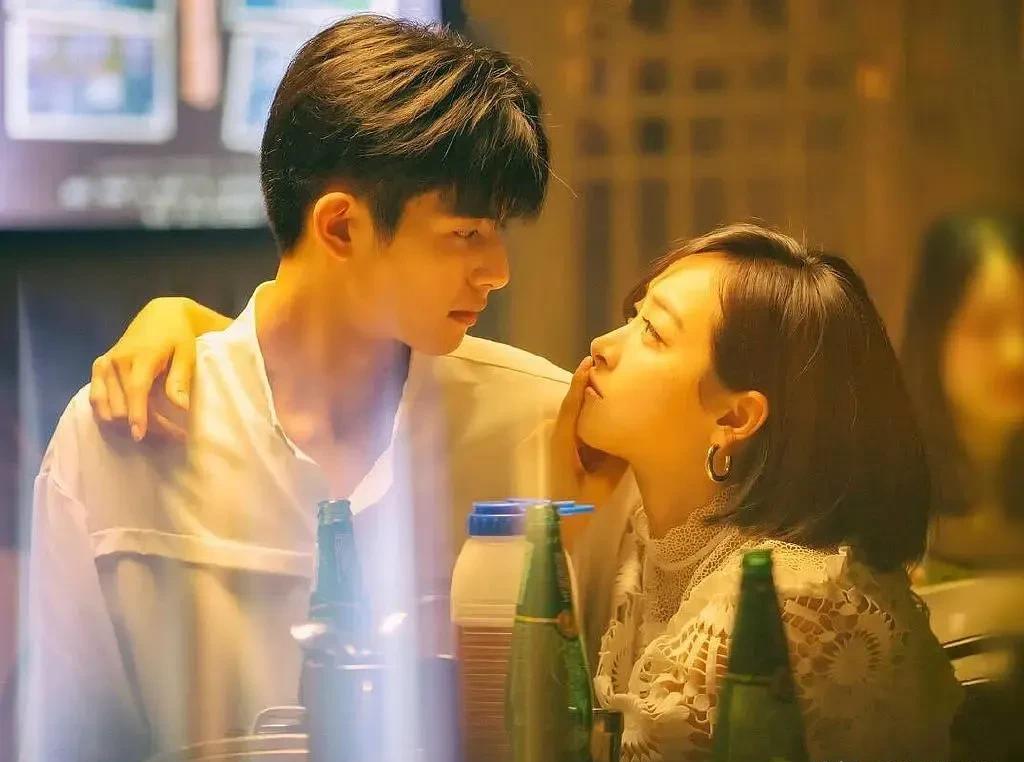 穿衣搭配 演“姐弟恋”不油腻的7位女星，个个浑然天成