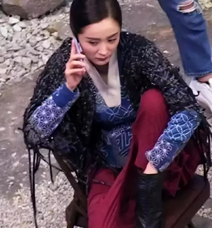 演员中场休息时的镜头,一个比一个搞笑