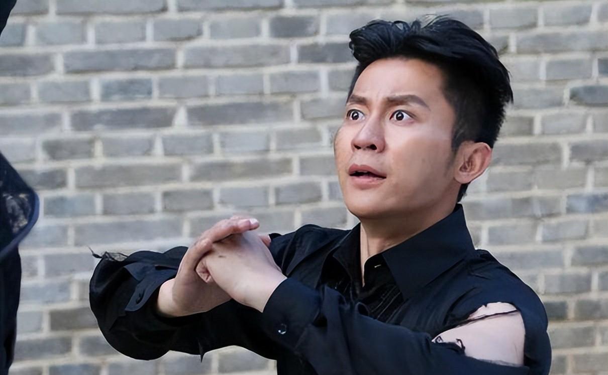 冯小刚怒骂李晨“滚出娱乐圈”,李晨霸气回怼让冯小刚瞬间哑口无言