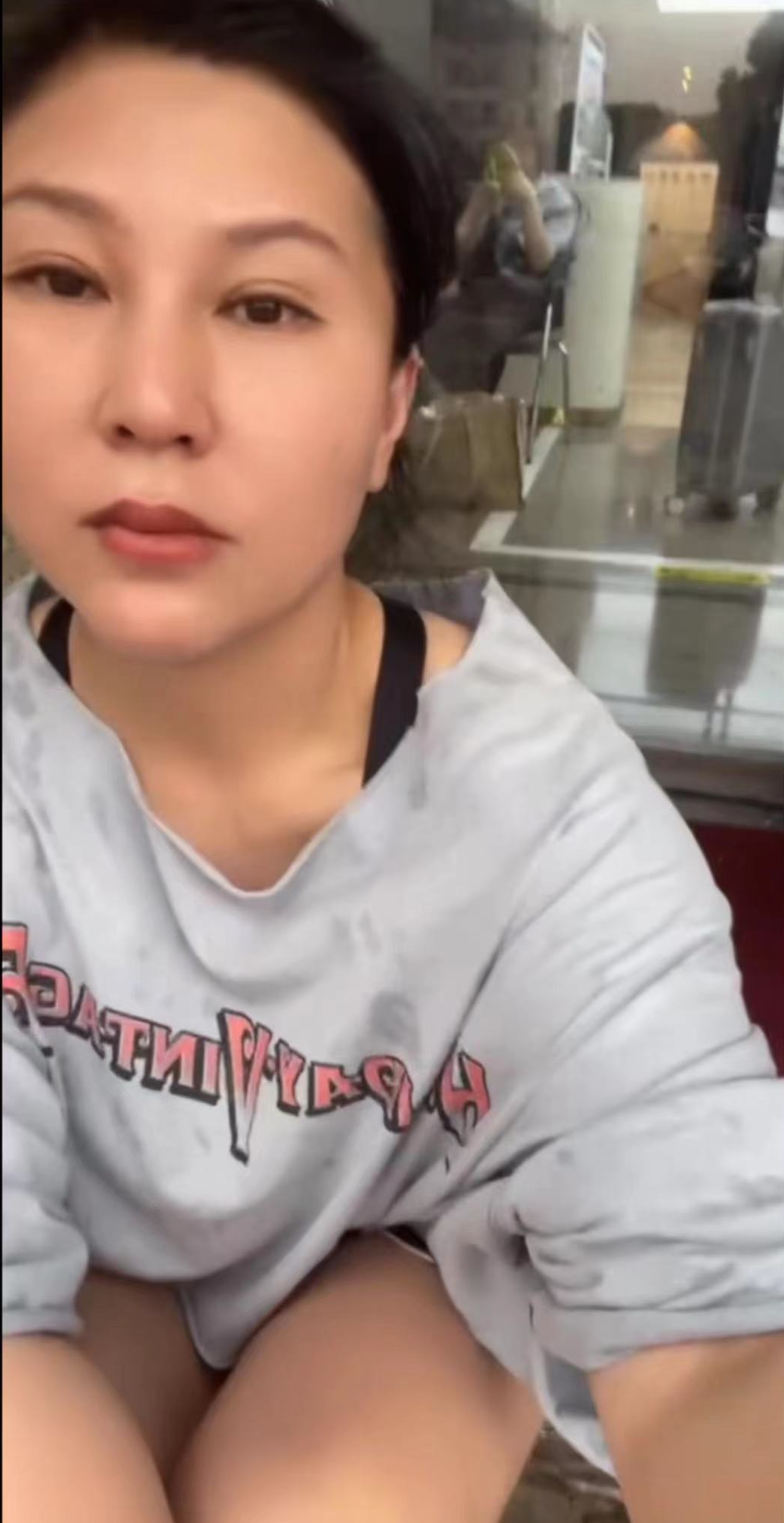 楼南光|知名港星定居内地，娶东北姑娘秀恩爱，女方年轻穿热裤错认是父女