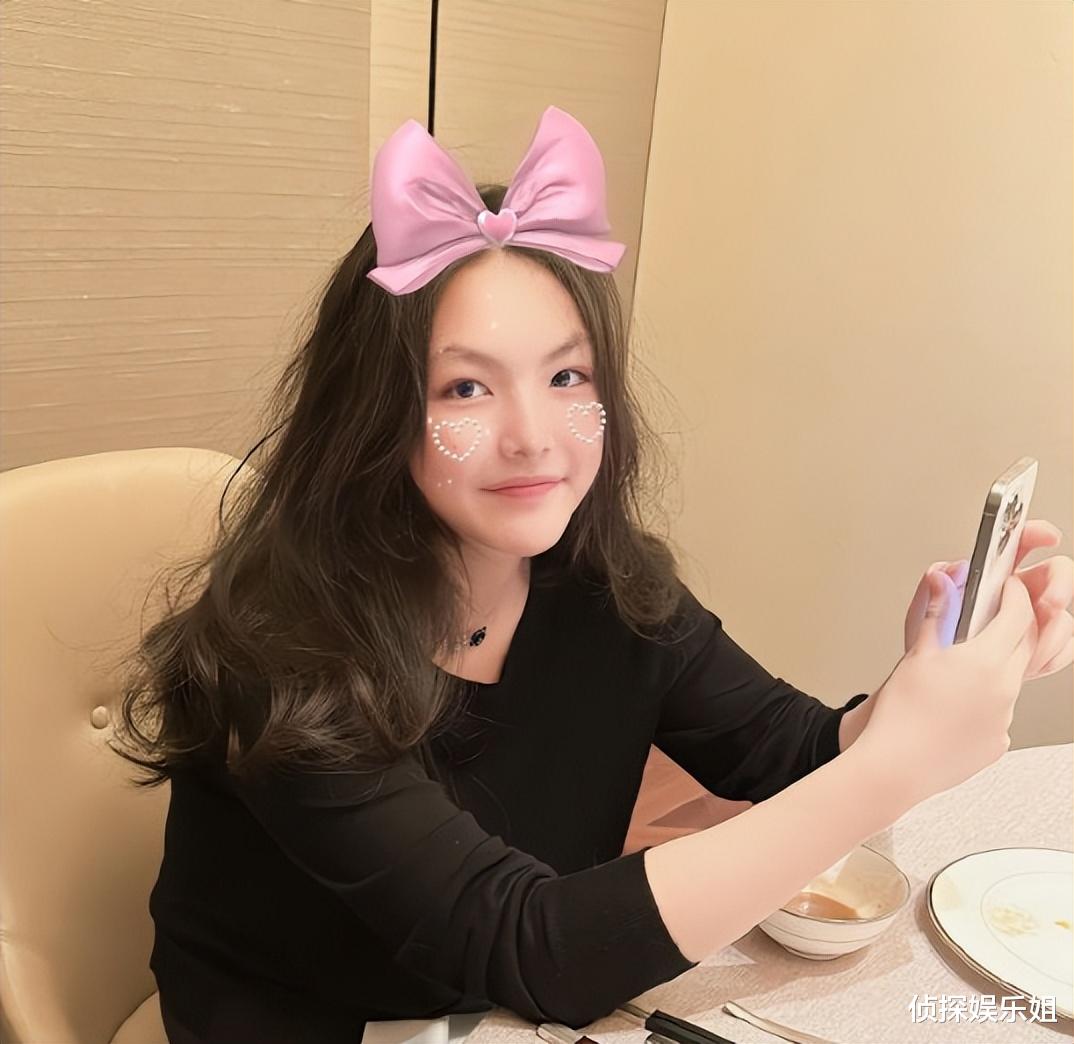 李湘晒女儿拍大片，14岁王诗龄妆发精致又瘦又美，高颜值不输妈妈