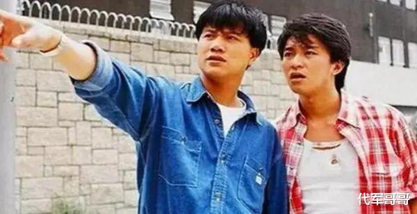 一婚娶美女演员,二婚娶小16岁空姐,如今62岁还在为生计奔波