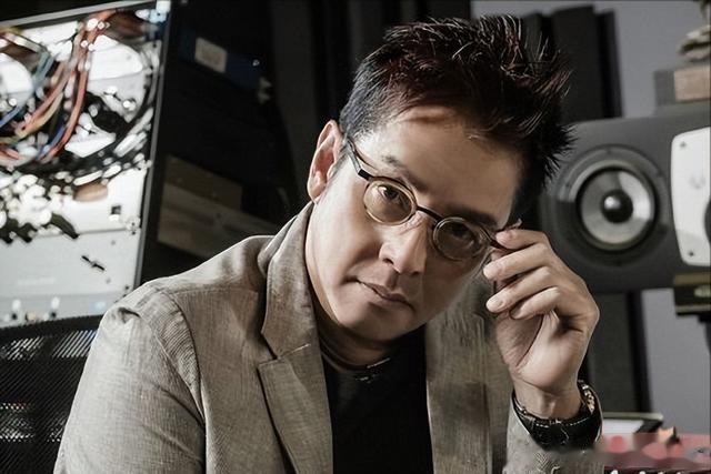 谭咏麟与妻子约定丁克,却出轨粉丝生子留数亿财产,原配含泪出家