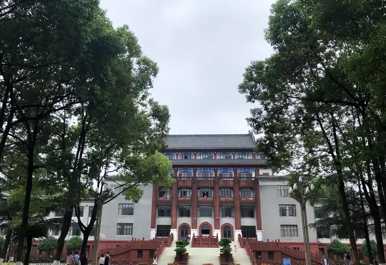 事闹大了！清华复旦辟谣丑闻？川大继续硬刚？网友：真急眼了！