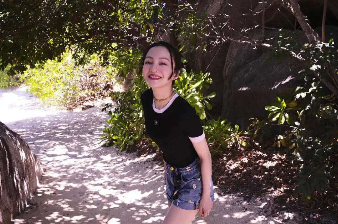 张韶涵|41岁张韶涵演唱会美炸热搜，网友：怎么会有人比动漫还夸张？？