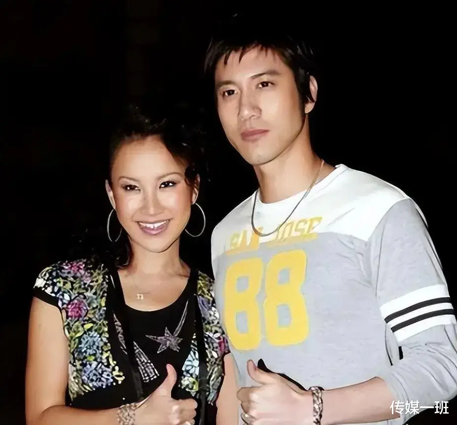 李玟真正死因曝光：在救护车上因呕吐窒息而亡，姐姐否认李玟割腕