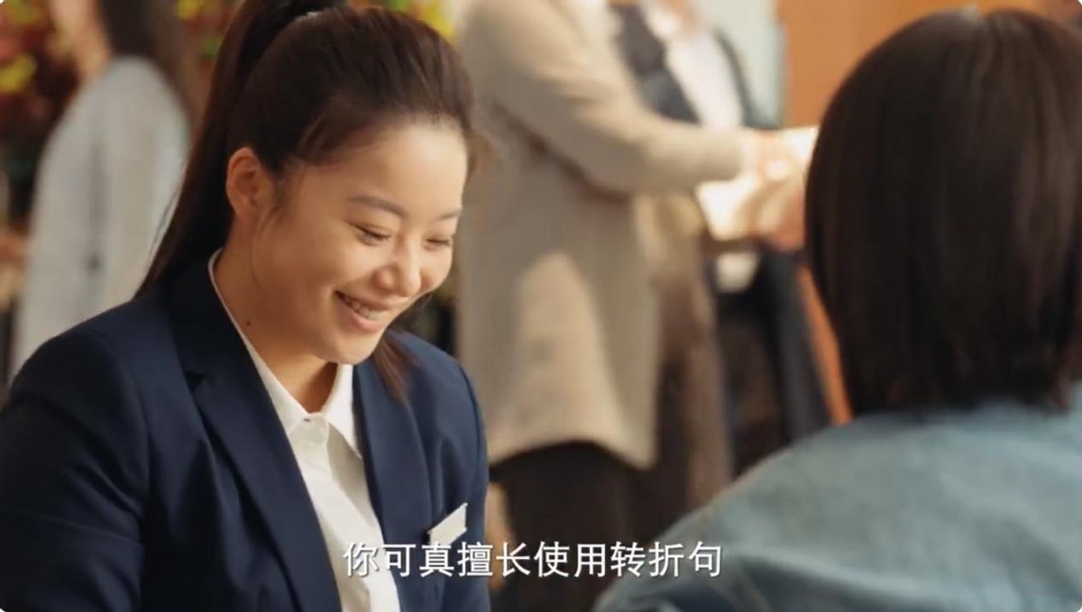 收手吧王阳，45岁王阳和小22岁李兰迪演情侣，吻戏被嘲晚节不保