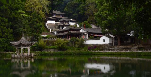 和顺古镇|中国适合养老的古镇：冬暖夏凉，镇上见不到空调，可以旅居