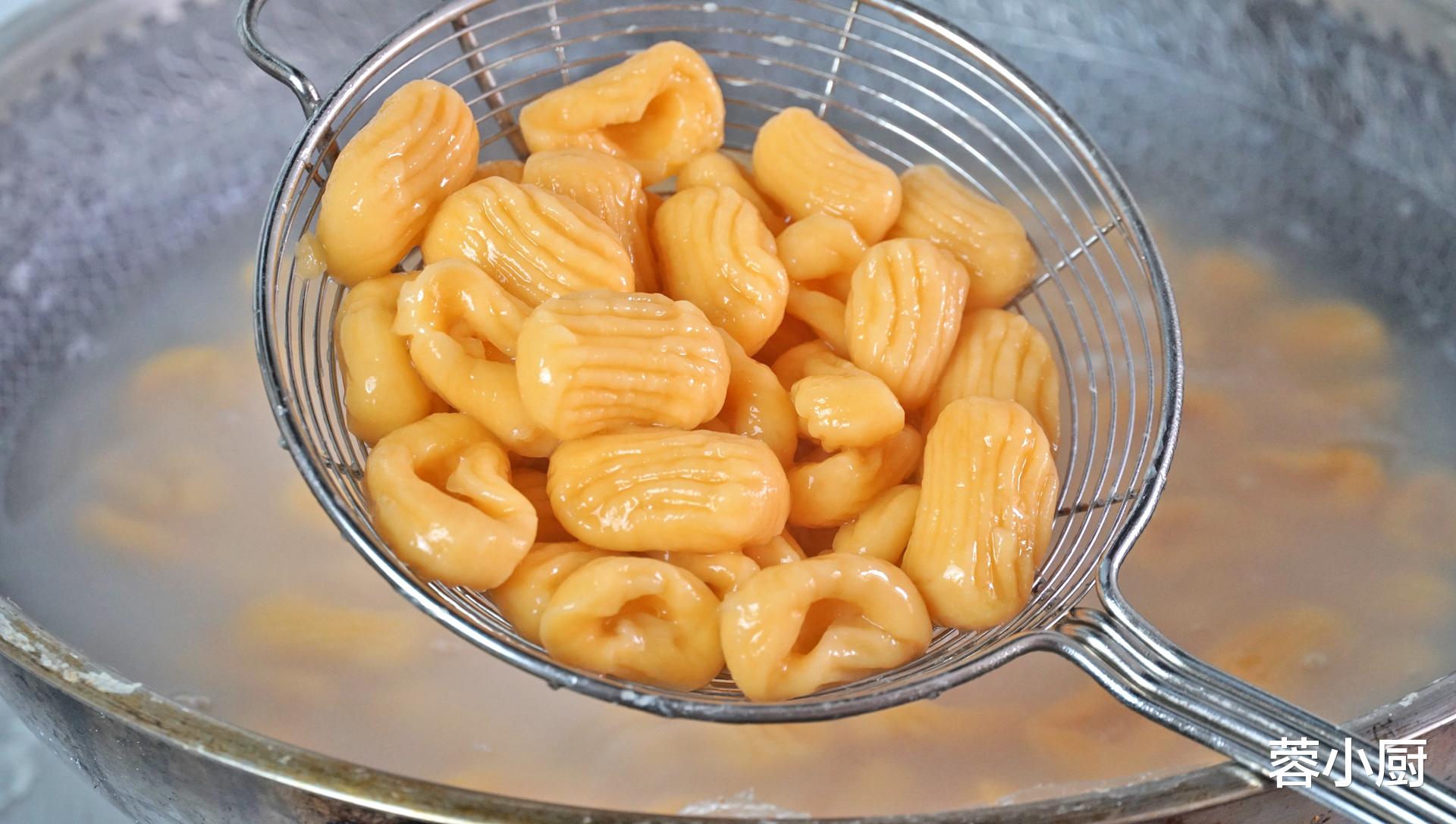 馒头|步入中老年，少吃米饭和馒头，多吃这4样，腿脚有劲，比保健品强