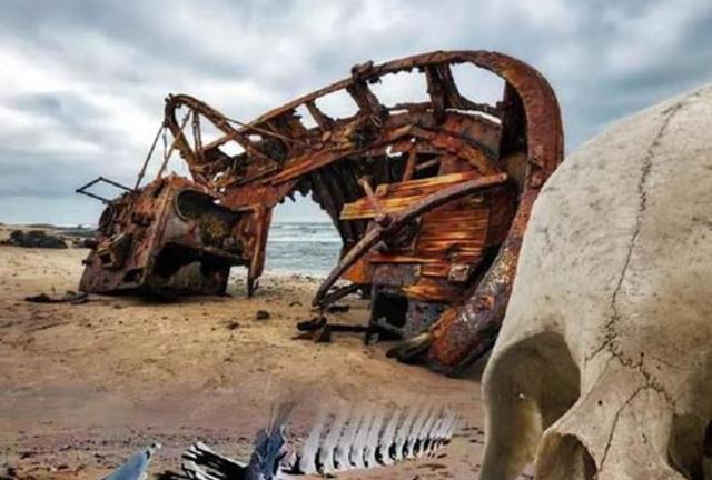 |危险的海岸：船只靠近就被撕碎，被称为“海上坟地”