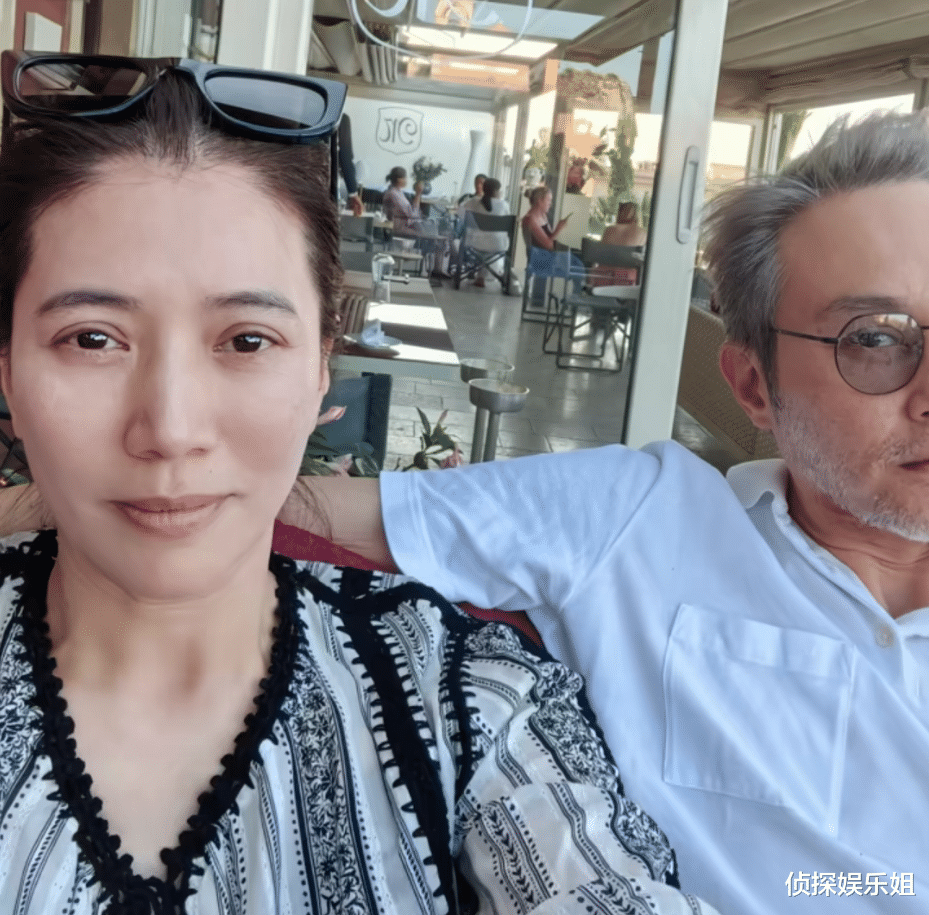 袁咏仪七夕节提前为老公庆生,52岁张智霖刮掉白胡子,重现少年感