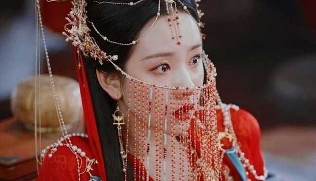 演技差人又丑,偏偏要演女主,被女配碾压的5位女星真不尴尬吗