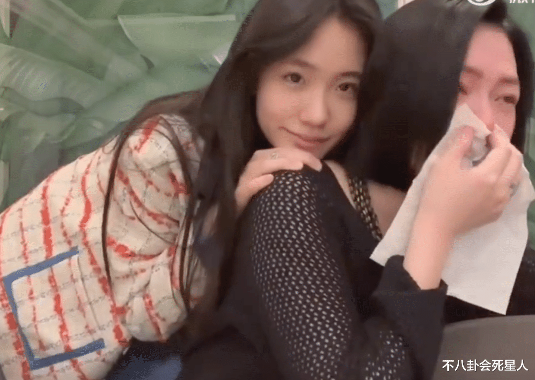 小S|小S二女儿身材火辣,15岁穿短裙秀美腿,被赞“翻版林志玲”