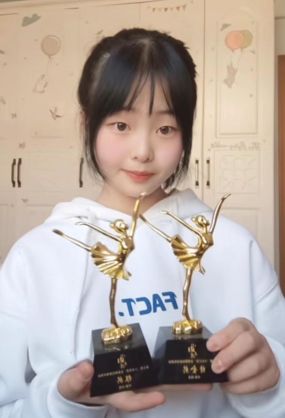 素质教育|技校厂妹的评论区,尽是高学历、低素质的“人才”,优越感太丑陋