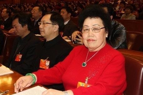 陈丽华|陈丽华和“唐僧”婚后定下4条家规,迟重瑞的脾气到底有多大?