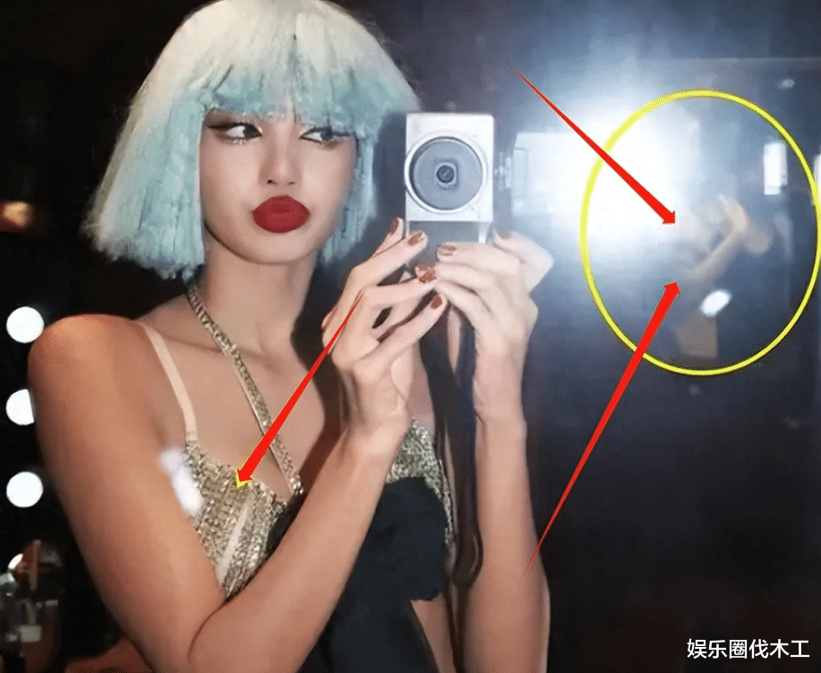 Lisa再晒疯马舞台照,演出内衣开售,报价近2千,众星点赞引愤怒