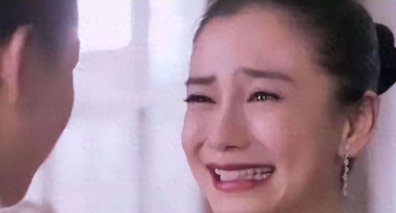 难怪网友调侃,无脑台词,离谱穿帮,真是让人尬的能抠出“三室一厅”