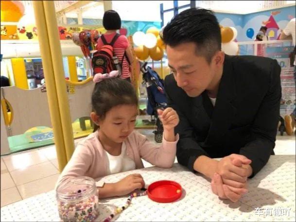 大S|大S透露二婚真实近况!汪小菲直播晒办公室,墙上女儿照片引争议!