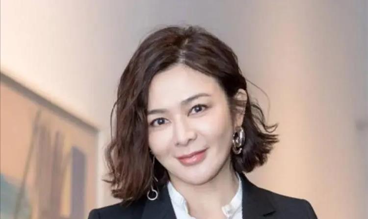 |演员胡兵官宣婚讯！结婚对象性别成谜，与陈冠希父亲成意难平