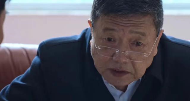 徐忠|《狂飙》：何黎明为什么保举徐忠去京海市自掘坟墓？