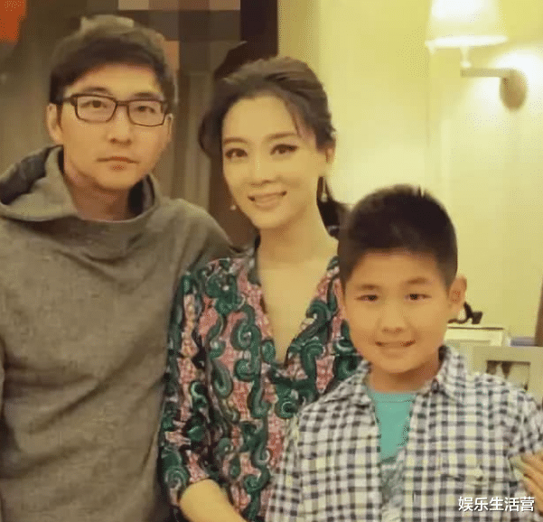 陈数|知名影后报复出轨老公!和神秘男热聊拥抱,嫁富商当继母12年不育