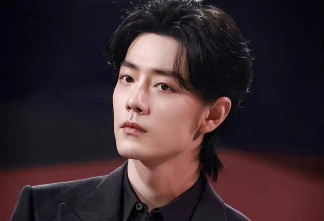 大湾区晚会打脸3个人,别再尬吹内地一流歌手了,现场都成了笑话