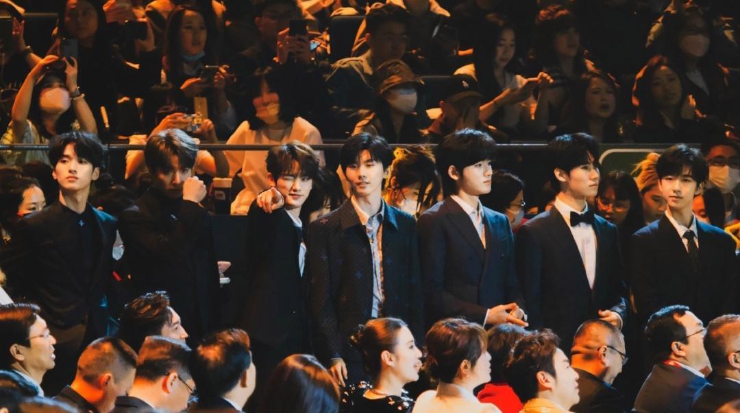 全员加速中|TNT演唱会结束后，无缝录制《全员加速中》！合体参加，航班已出