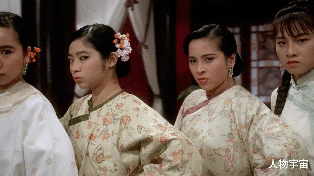 她是TVB师奶王,不到30演师奶,一边拍戏一边顾家,身有港女风范