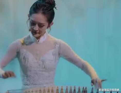 姐姐太拼！谢娜晒视频否认假弹，请来给甄嬛传配乐的古筝老师苦练