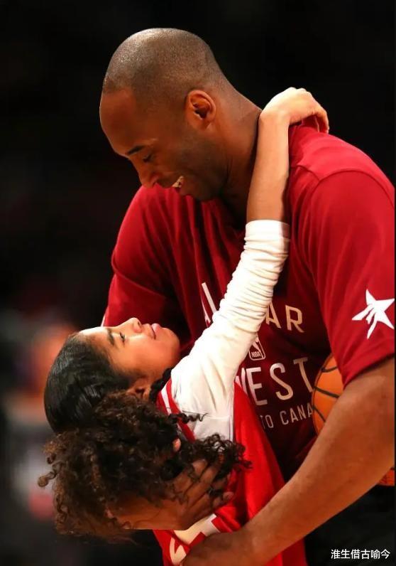 科比41岁遗孀瘦了，穿小金裙好美抢了卡戴珊风头, 曾胖到过200斤