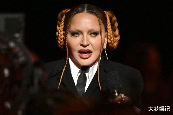 麦当娜|麦丹娜被酸整到变样!霸气宣言“我不会道歉”:跪拜我吧