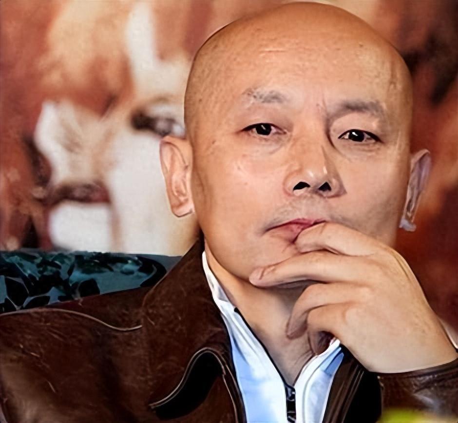 葛优:妹妹远在美国父母也已离世,与妻相伴36年,66岁的他今怎样