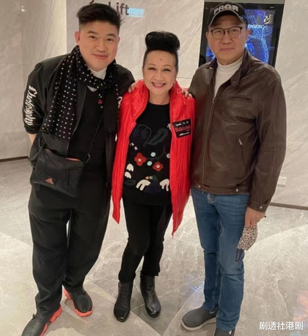 薛家燕|三代同堂！资深港星为2岁孙子庆生，独自带大儿女更赠豪宅娶儿媳