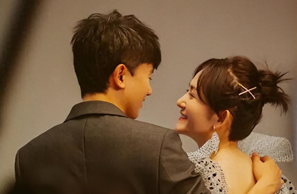 张杰夫妇官宣离婚！网友长舒一口气：恩爱终于装不下去了？