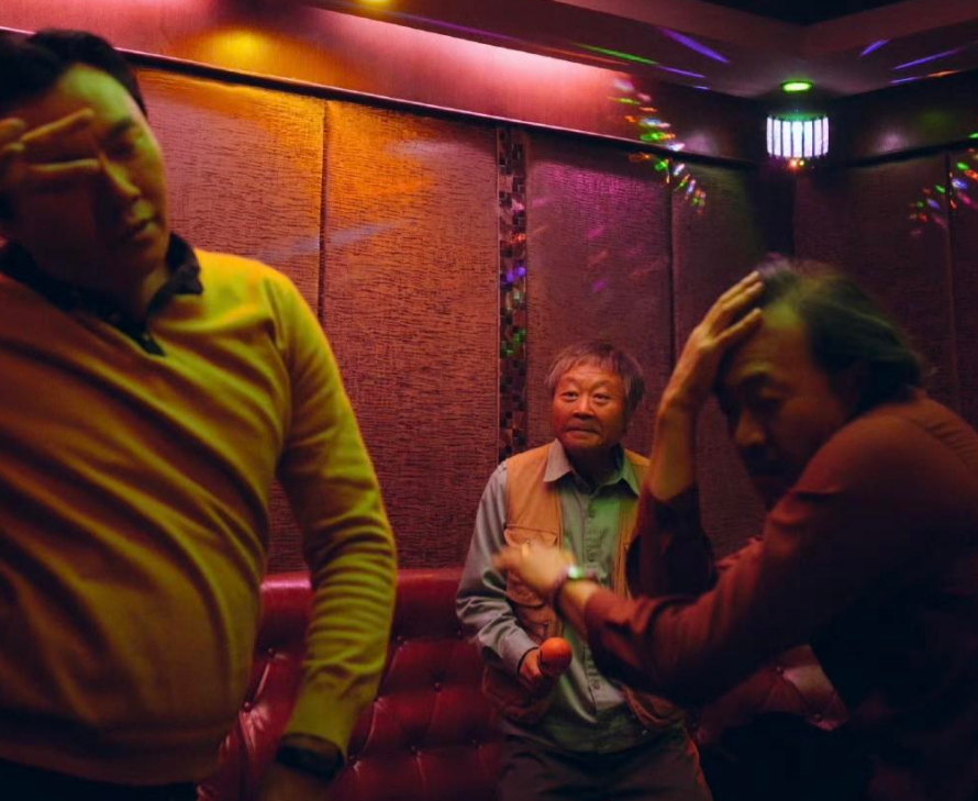 硅胶|央视职场剧现“硅胶脸”,高颜值演技两败俱伤!