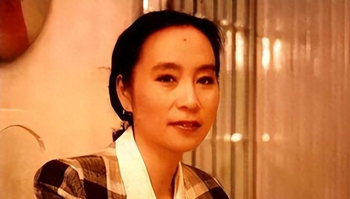 善恶到头终有报，被曝“出轨丑闻”的奚美娟，活成了笑话！