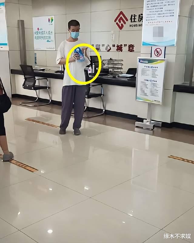 北大“韦神”疑买房结婚,一身行头不超100元,拮据生活曝光!